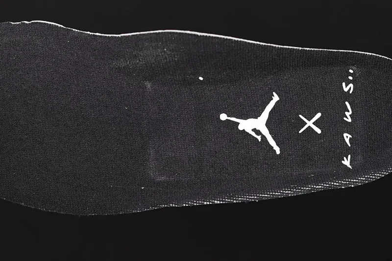 All categories Air Jordan Jordan series basketball shoes Air Jordan 4 G version Kaws x Air Jordan 4 Black AJ4 black suede luminous limited edition 930155-001